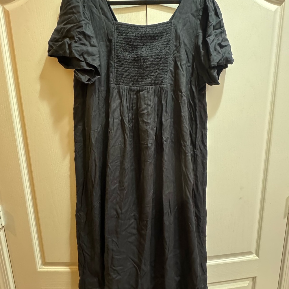 Old Navy Black Button Down Crepe Midi Dress - Picture 3 of 4